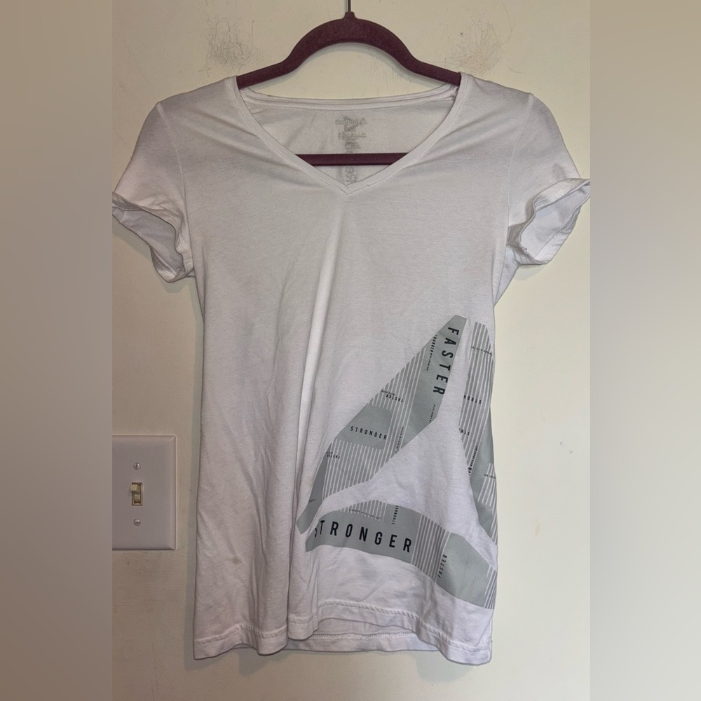 Reebok White Graphic Fitted Short Sleeve Tee